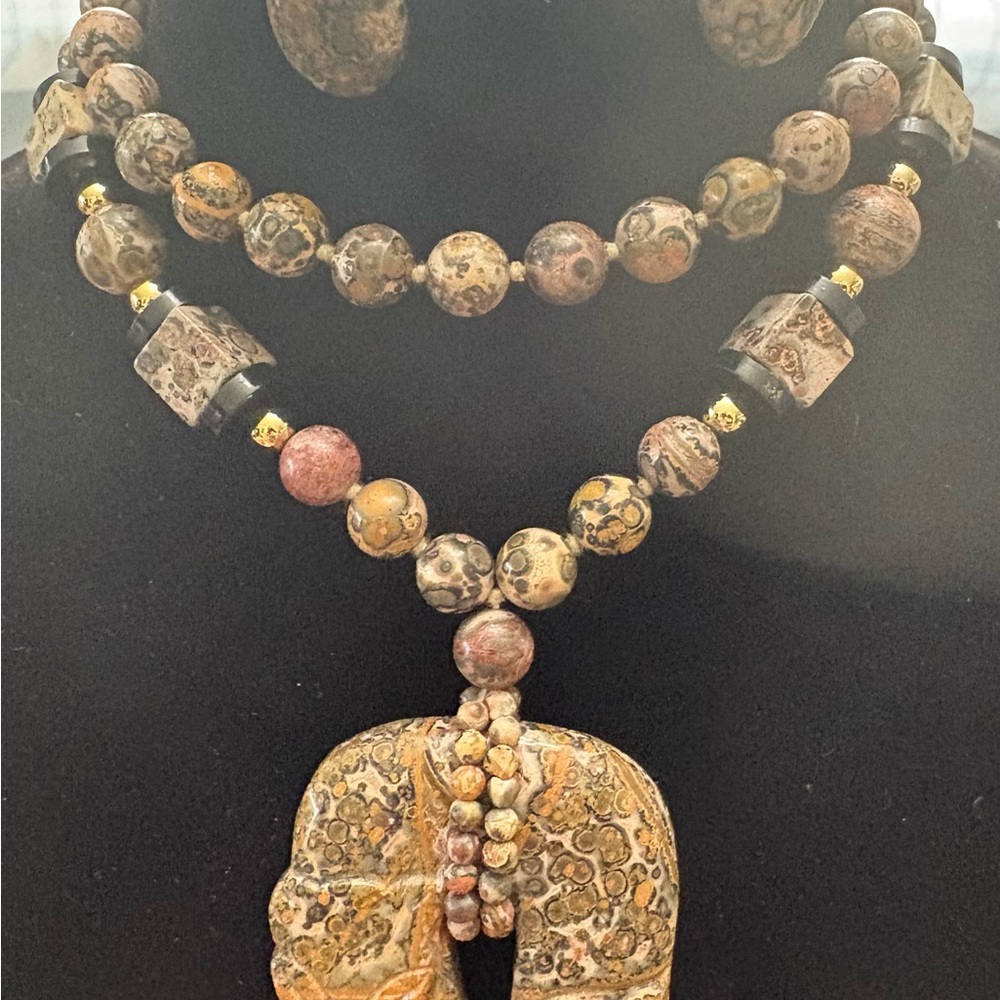Natural Jasper Bead Pendant Necklace and earrings